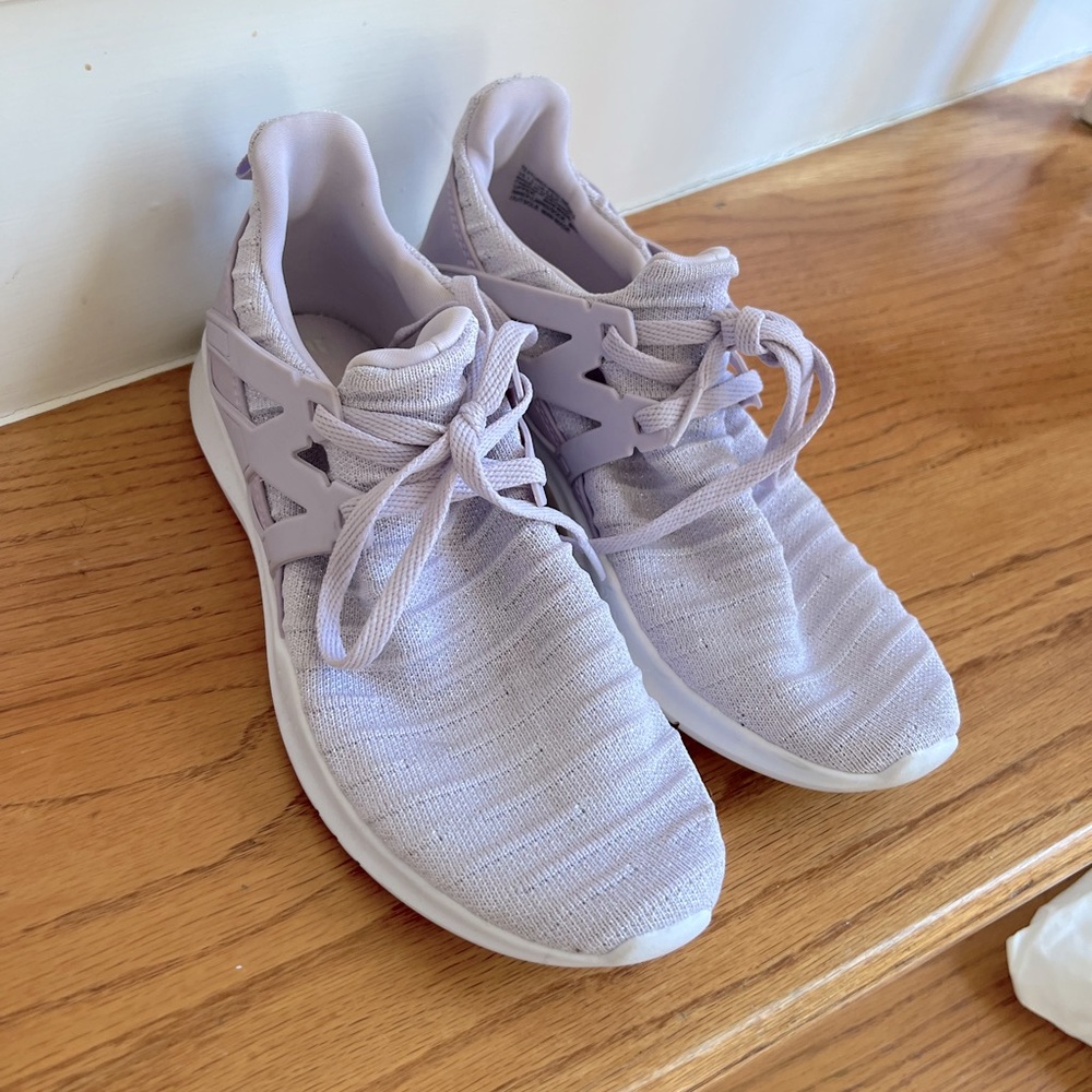 Fabletics tennis shoes